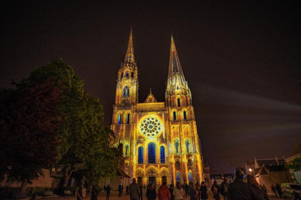 B&B Hotel Chartres Centre Cathedrale 3 Etoiles Exterior foto
